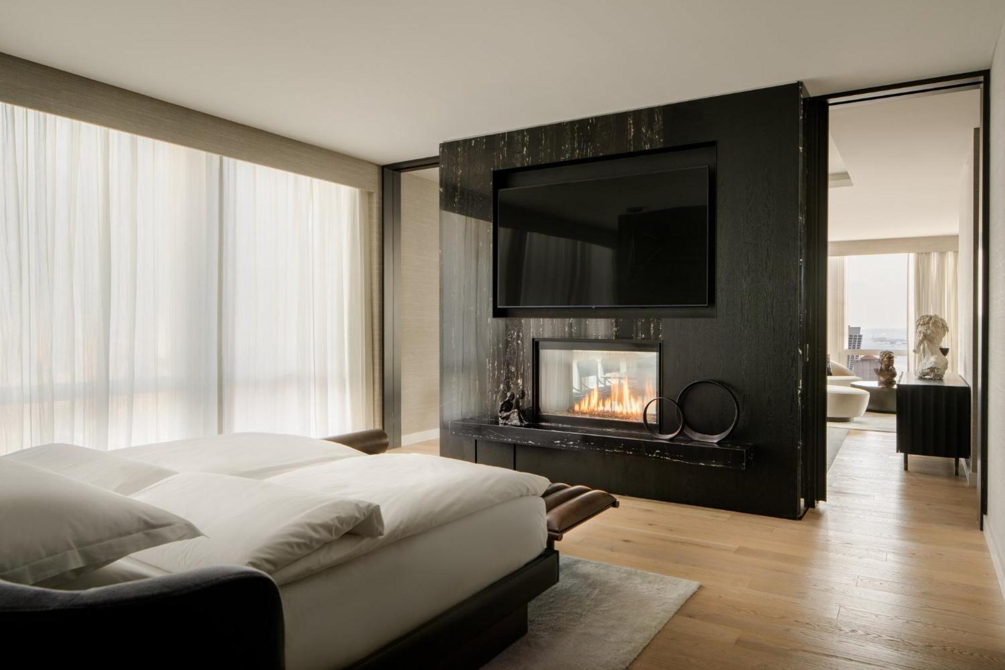 Equinox Hotel 5*
