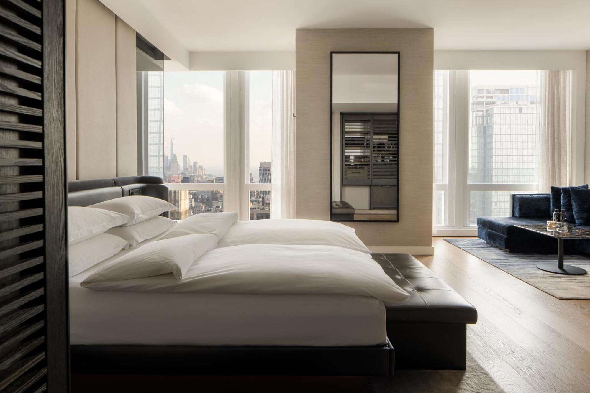 Hotel Equinox