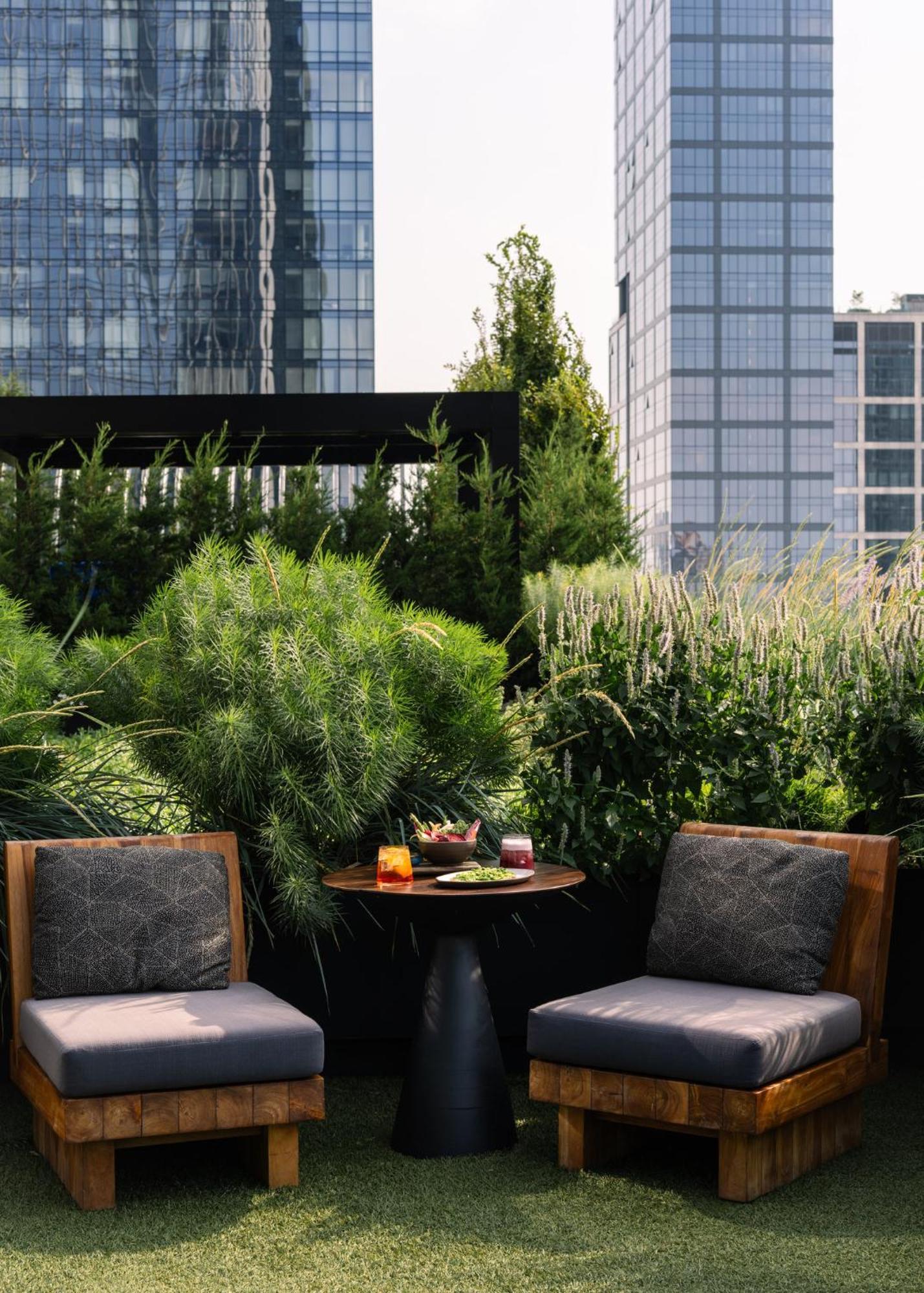 Equinox Hotel 5*