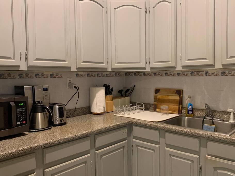 Beautiful & Massive 4 Bdr With Bonus Perks! Apartamento Nova York