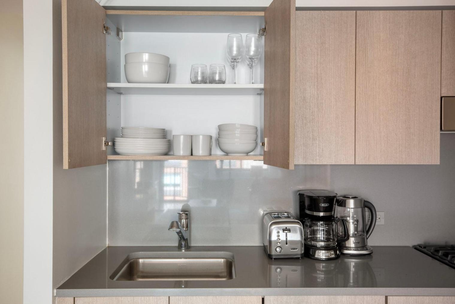 Chelsea 1br W Doorman Gym Nr Union Square Nyc-1224 Apartment