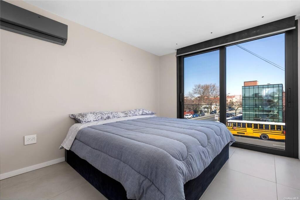 2 Story In Upper Ditmars Astoria Queens Villa