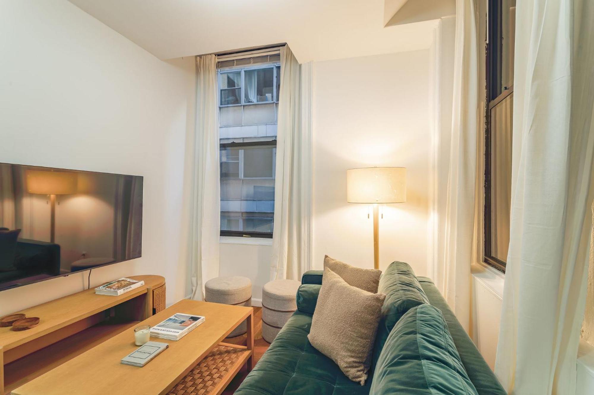 Chic 3br With 3 Beds And 1 Bath Steps From The Vibrant Stone Street District Apartment New York