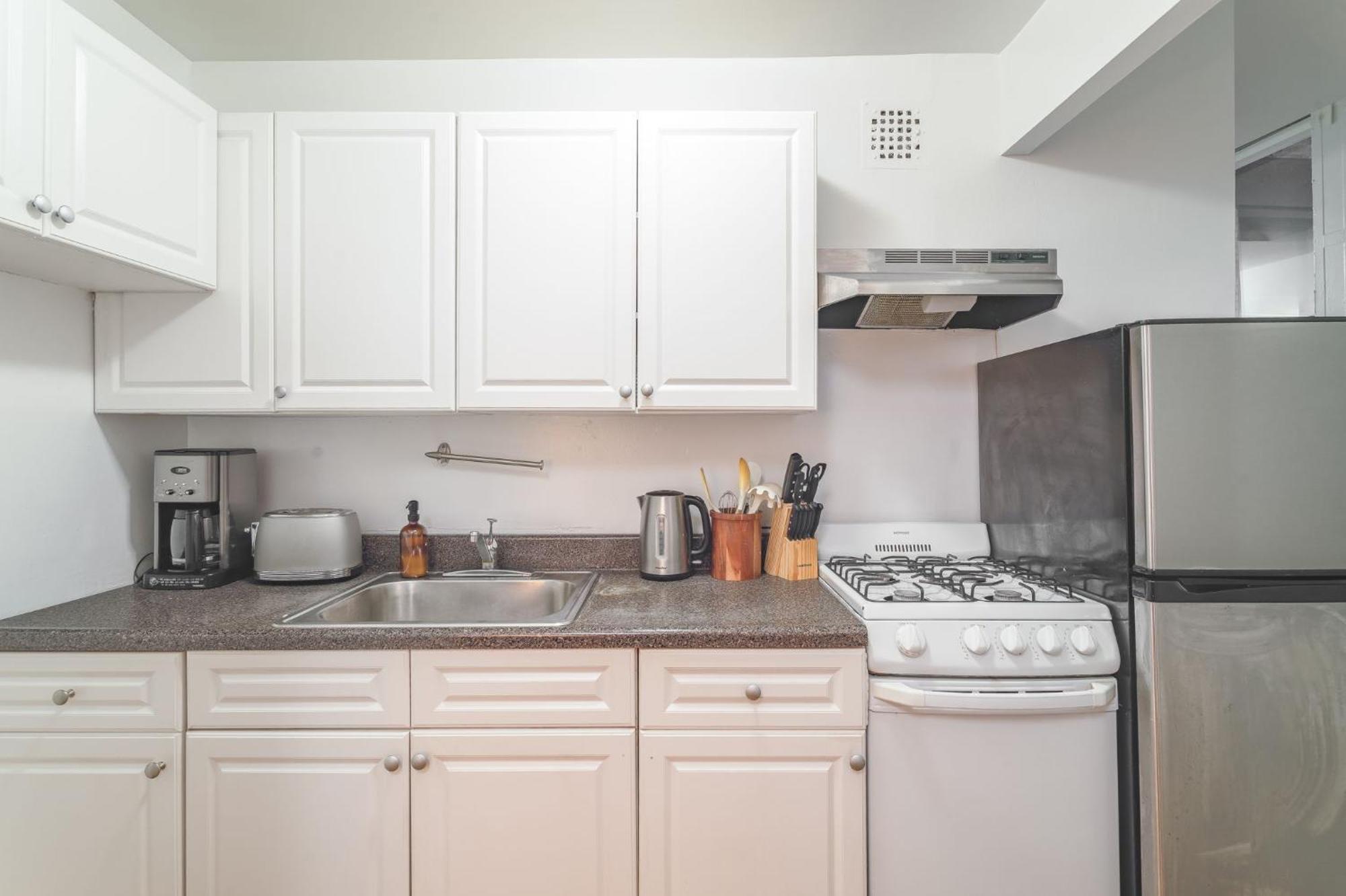 Chic 3br With 3 Beds And 1 Bath Steps From The Vibrant Stone Street District Apartment *