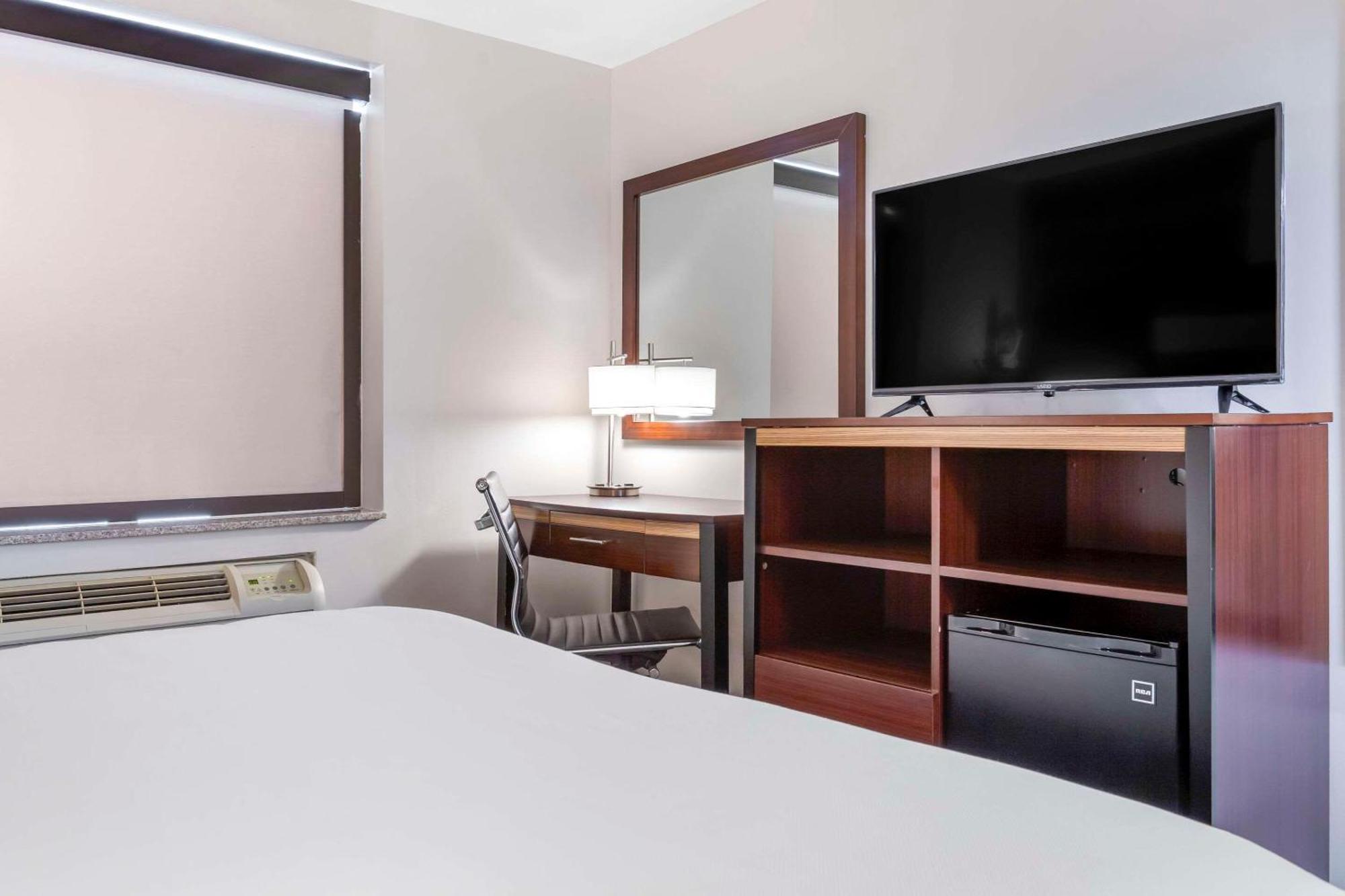 Hotel Avion Near Lga Airport, Ascend Collection