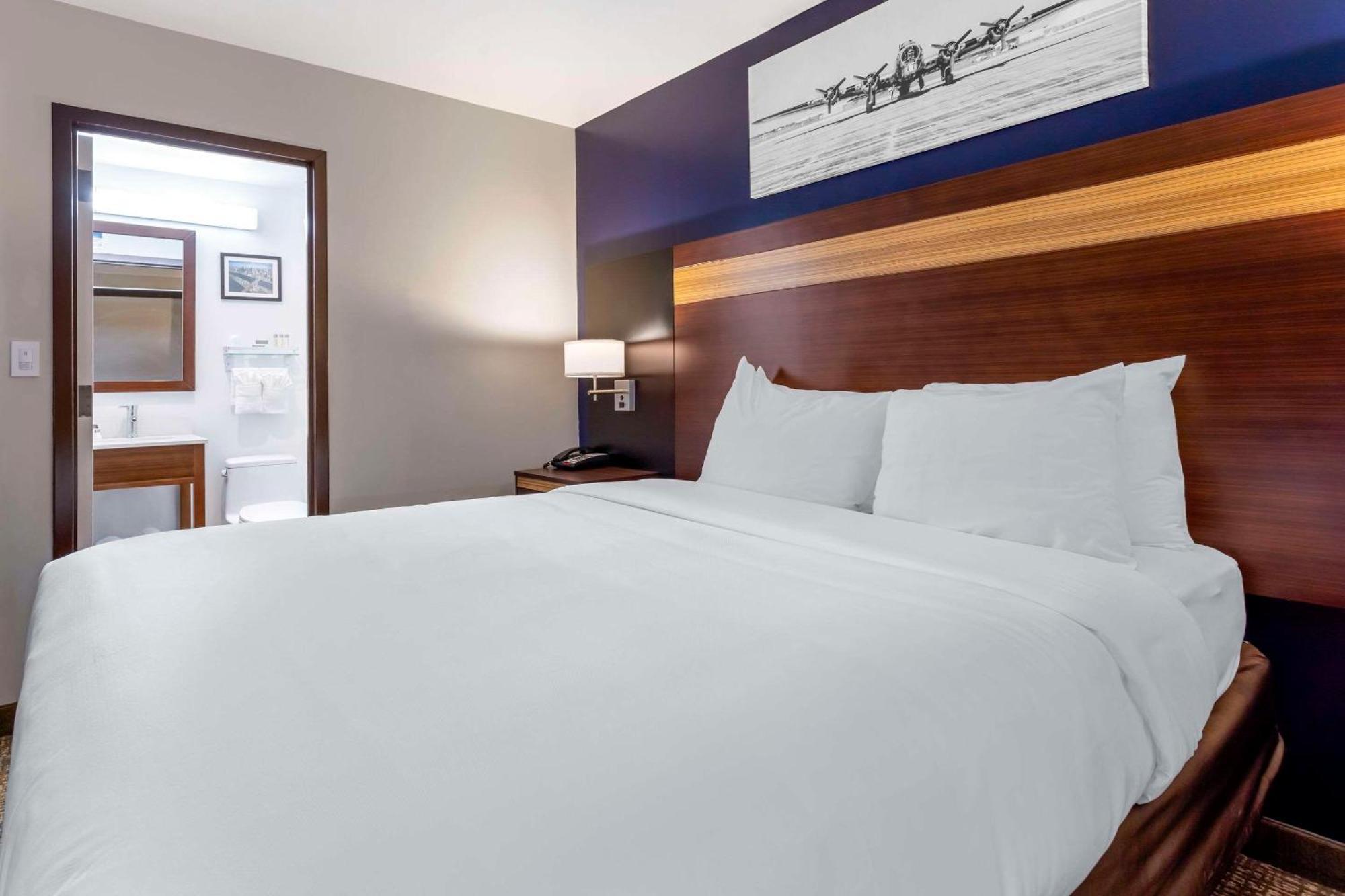 Avion Near Lga Airport, Ascend Collection Hotel New York