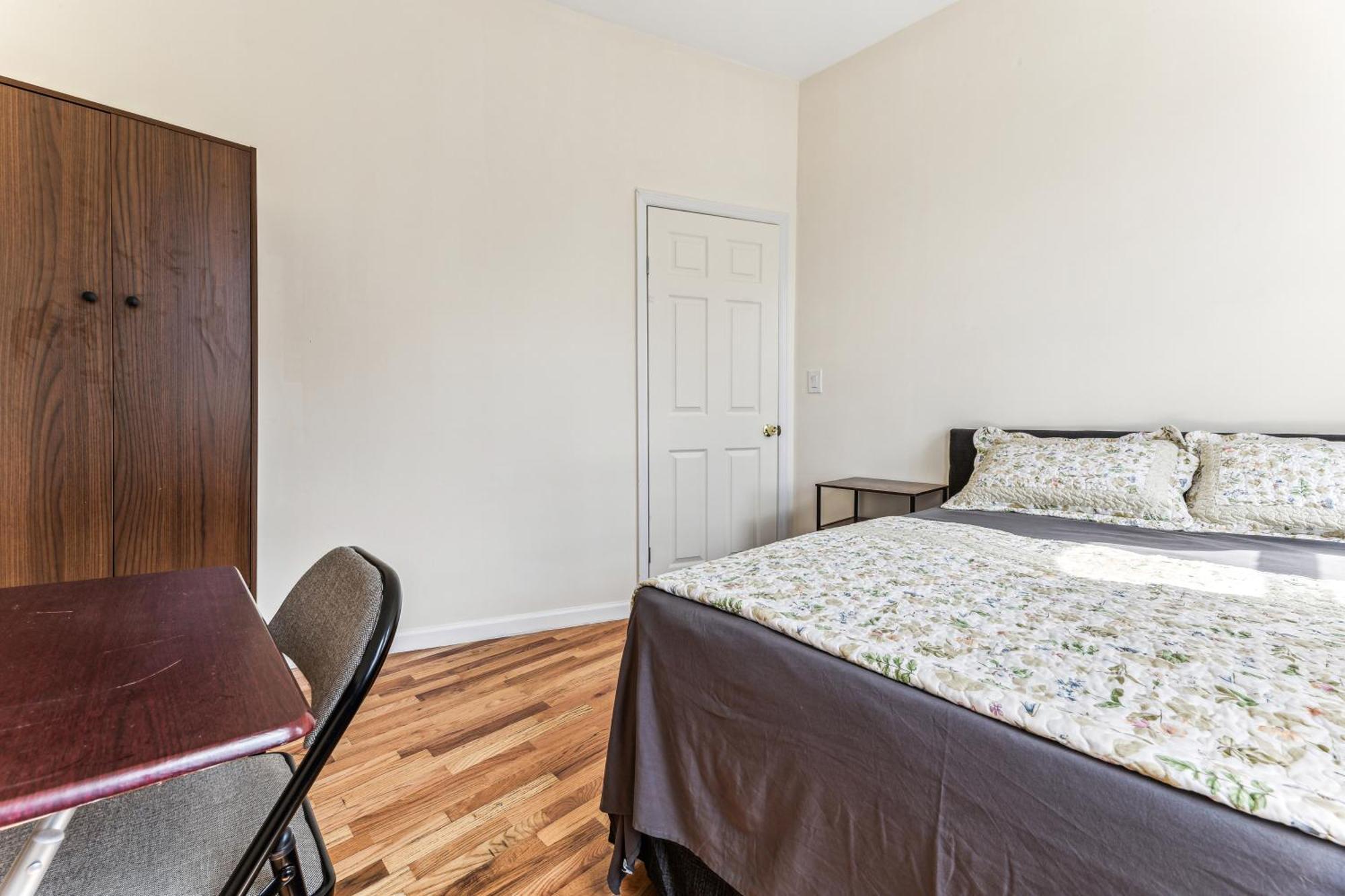 Guest house Empire Blvd