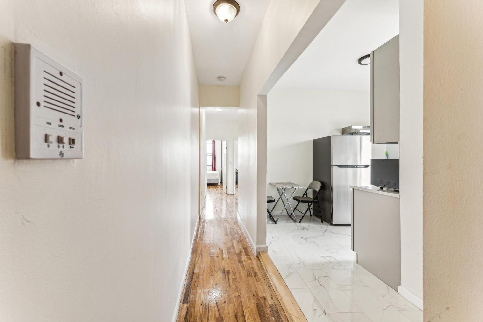 Empire Blvd Guest house *