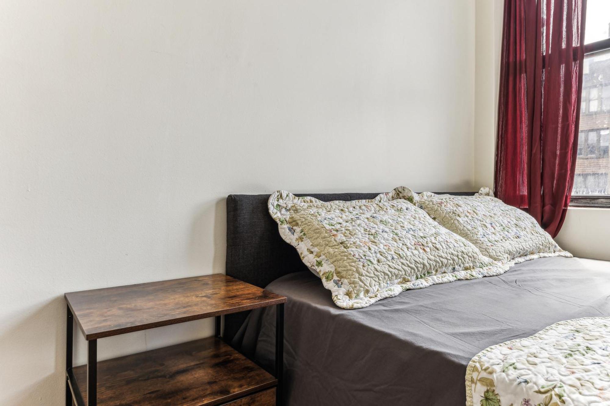 Guest house Empire Blvd New York