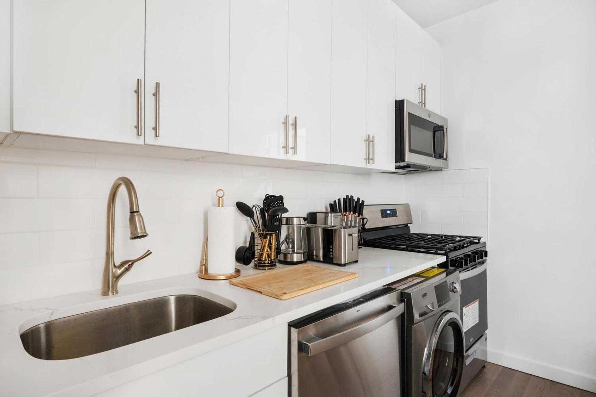 1290-10 New Renovated 2 Bedrooms In Ues * New York