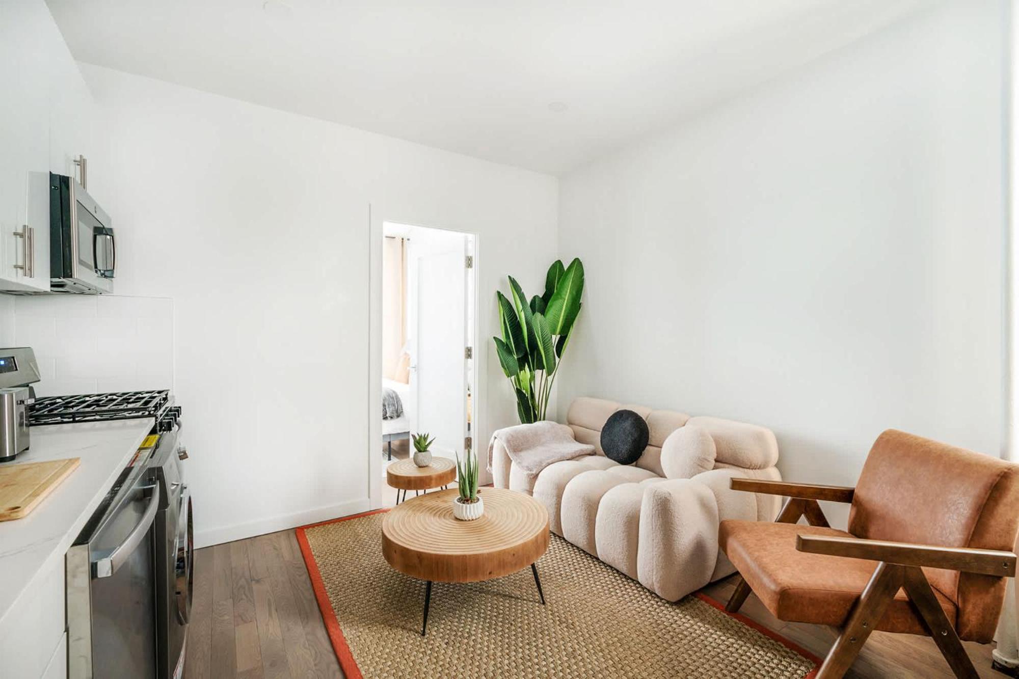 Apartment 1290-10 New Renovated 2 Bedrooms In Ues