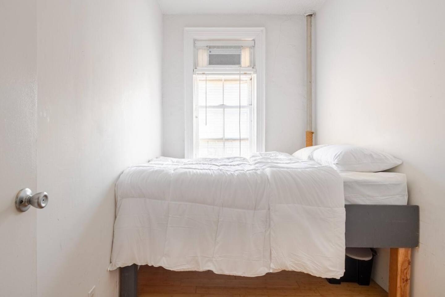 Apartment Sundrenched East Village *
