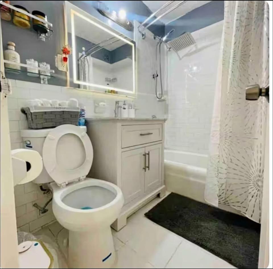 Apartment New Bright & Modern 4bd 2ba W Doorman, Gym, Lounge, Near West Harlem *