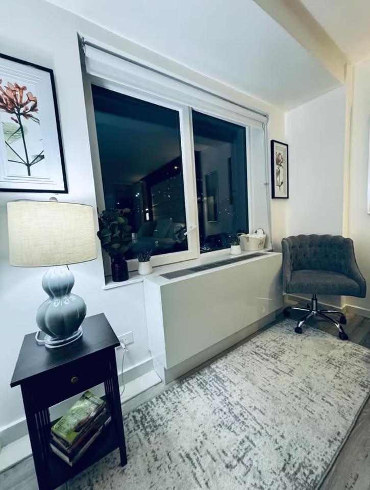 Apartment New Bright & Modern 4bd 2ba W Doorman, Gym, Lounge, Near West Harlem *