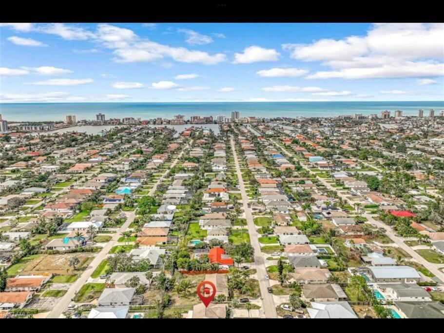 Holiday home The Suzana Sunrise- 5 Minutes To Vanderbilt Beach!