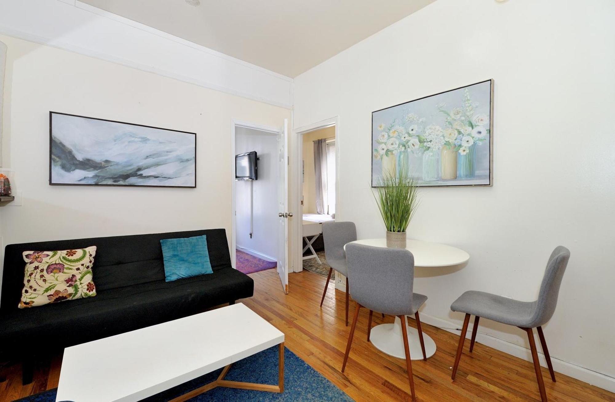 3br In Big Apple Apartment New York
