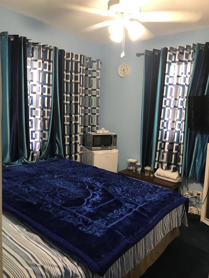 Poonam House Guest house *