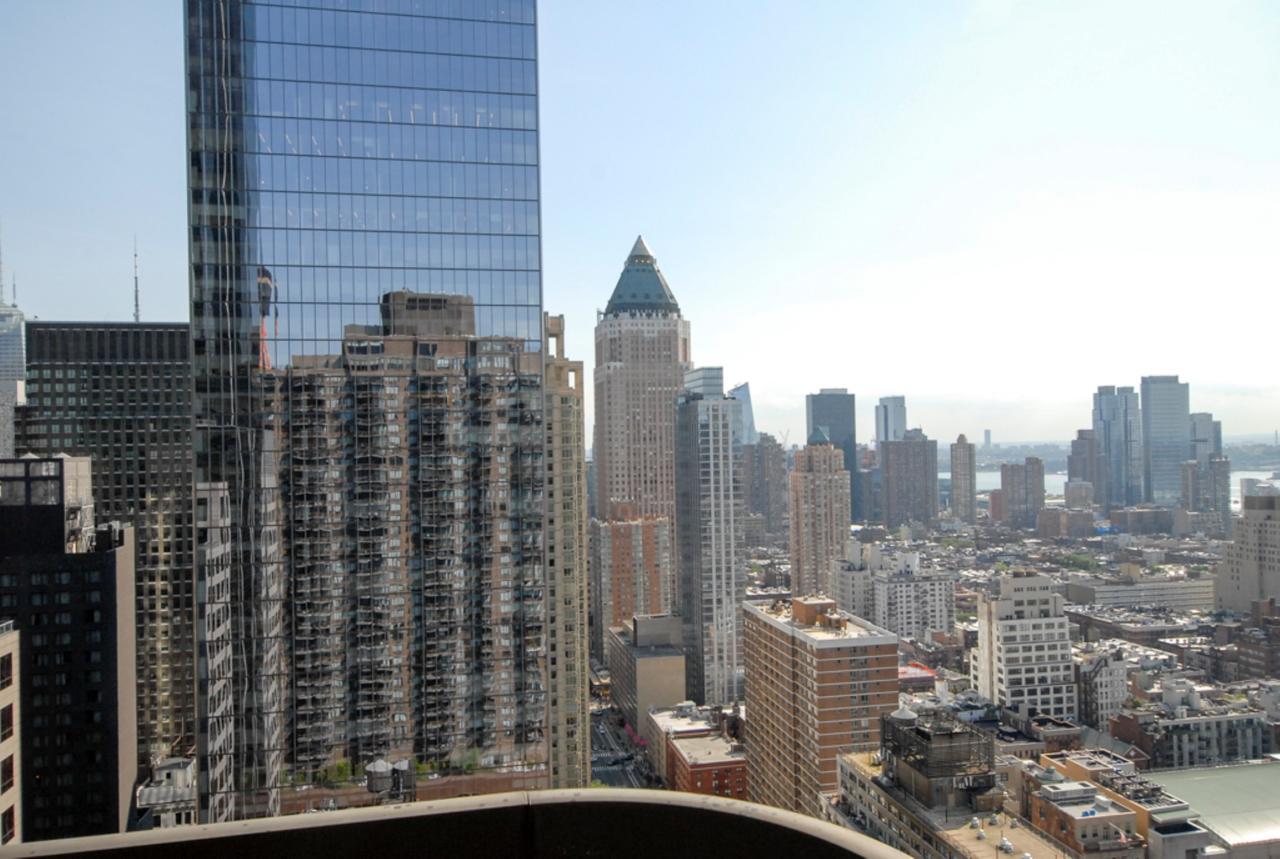 Bluebird Suites In Midtown West Apartment