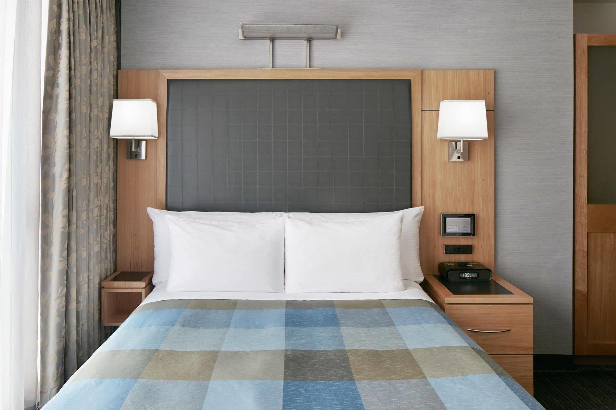 World Center 4*