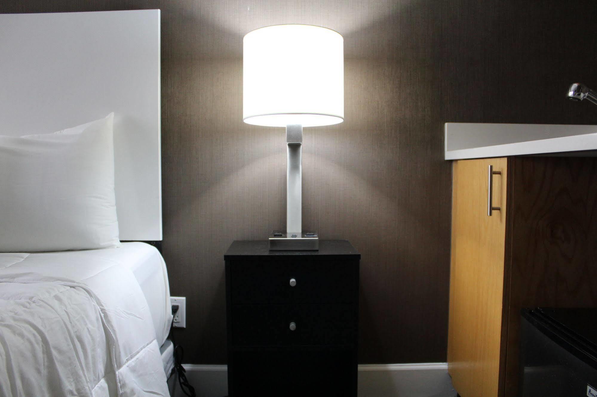 Cliff Hotel 3*