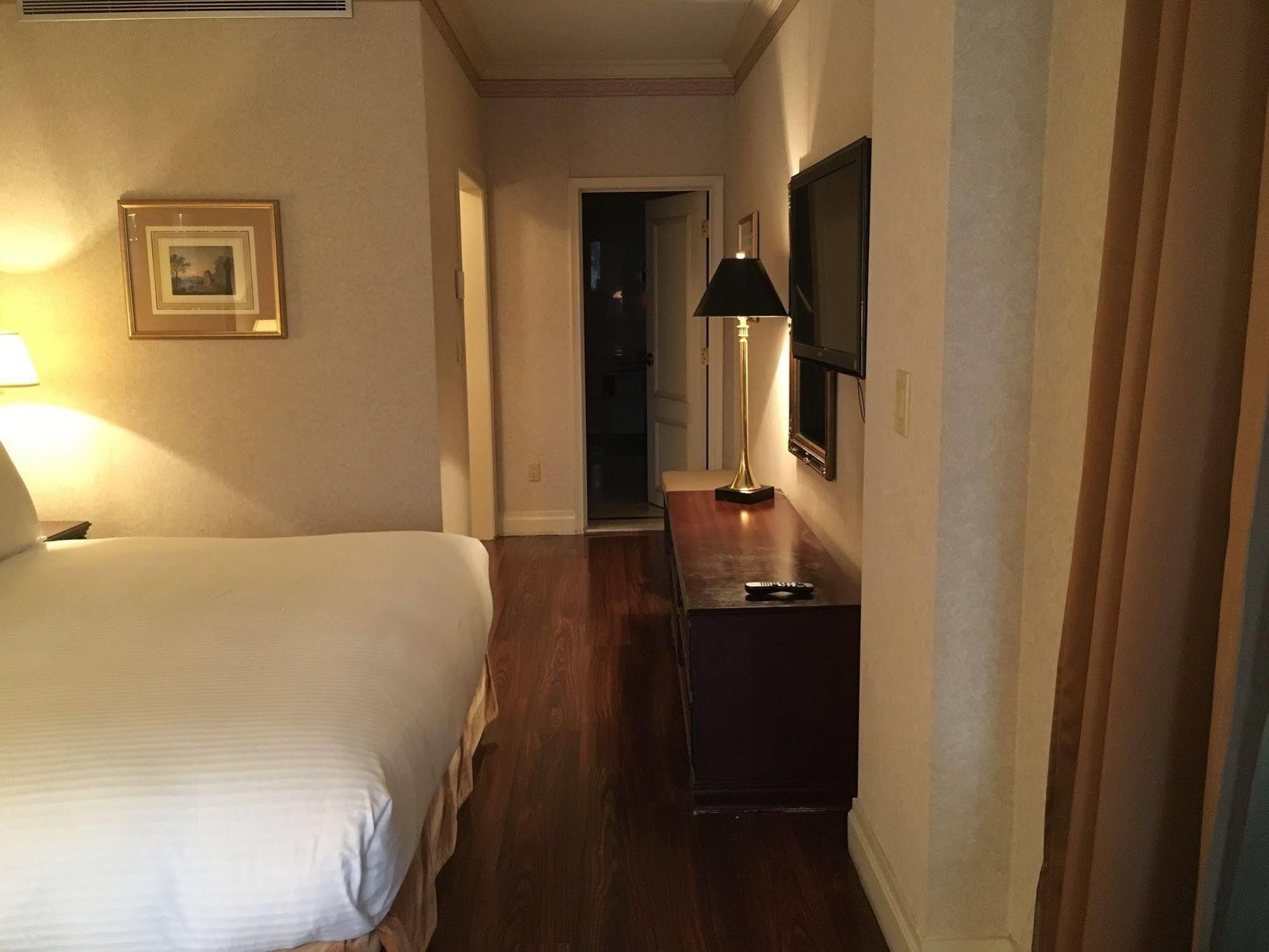 Hotel Avalon