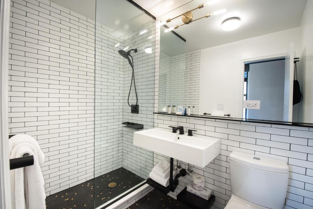 The At 3* New York