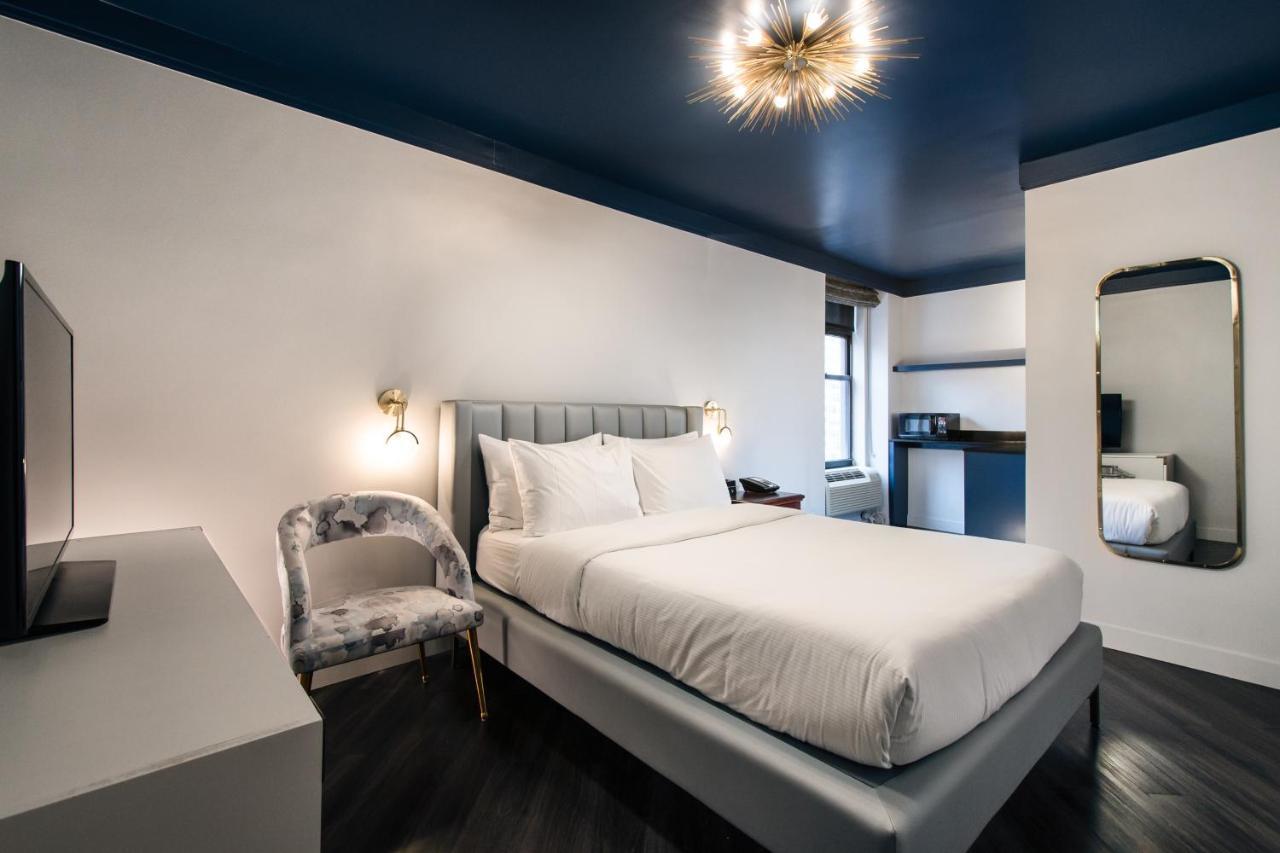 The At 3* New York