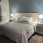 Deluxe Inn & Suites - Long Island City Nyc
