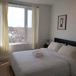 Spacious 2-Bedroom Apartment With Rooftop