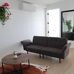 Spacious 2-Bedroom Apartment With Rooftop