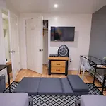 Elegant 2 Bedroom Suite W Modern Amenities