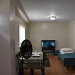 2 Ptivet Bedroom,1 Bathroom,Kitchen,Self Check In,Free Parking