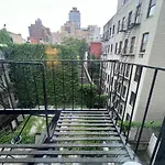 Room For Rent In Upper East Side