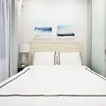 78-4B New Quality 1Br W&D In Unit Skylights