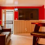 Large Apt, One Block To Train
