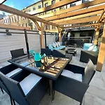 The Caez, A Modern Brooklyn Townhome With Waterfall