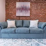 Stunning 3 Bedroom In Nyc