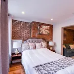 Stunning 3 Bedroom In Nyc