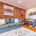 Stunning 3 Bedroom In Nyc