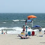 Rockaway 3 Bedroom Suite By The Sea.