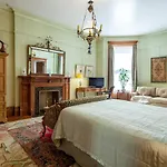 Manhattan Guest Suites