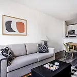 Midtown West 2Br W Doorman Gym Wd Nr Times Sq Nyc-1067