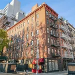 Classic Soho Apartment - Cozy / Perfect Location
