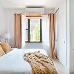 78-3C Newly Renovated 1Br Wd Walk 2 Central Park