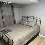 Modern One Bedroom Apartment