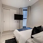 Cozy & Convenient Midtown Apartment!