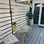 Adorable 1 Bedroom Cottage
