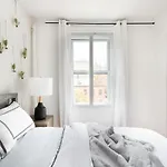 11-4F Prime West Village Designer 1Br