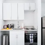 444-4F Newly Renovated 1Br In Midtown West