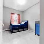Waterfront Gem Duplex 3 Bedroom 2Floor In Whitestone Bronx Free Parking